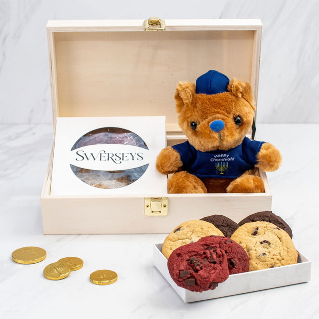 http://www.swerseys.com/cdn/shop/files/swerseys-Happy-Hanukkah-Teddy-Bear-Cookies-Gift-Set_1200x630.jpg?v=1702587790