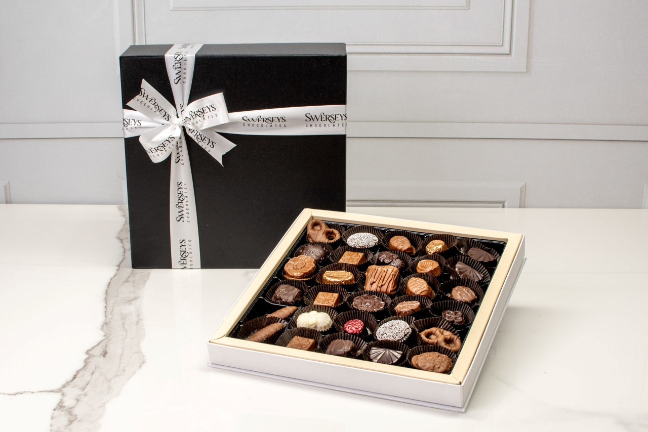 Amazon.com: Premium Assorted Chocolate Gift Box for Birthdays - Indulge in  Irresistible Delights! Happy Birthday Gift Box for Men - Women or children  : Grocery & Gourmet Food